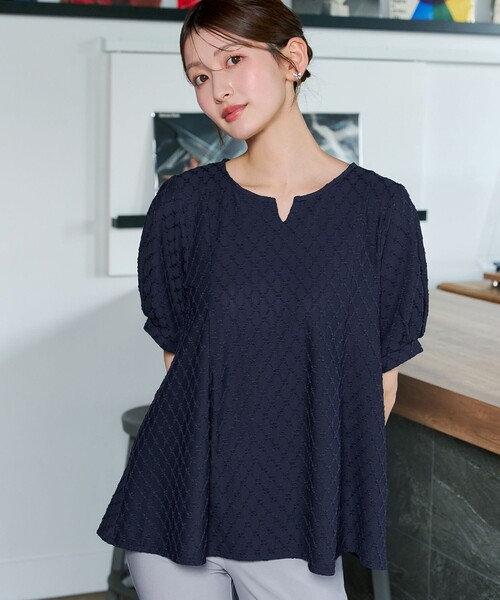 Tiaclasse(ティアクラッセ)の「ダイヤ柄ふくれカットソーフレアトップス(Tシャツ/カットソー・レディース・ブラック/ネイビー/オフホワイト・M/L)」の20枚目の写真