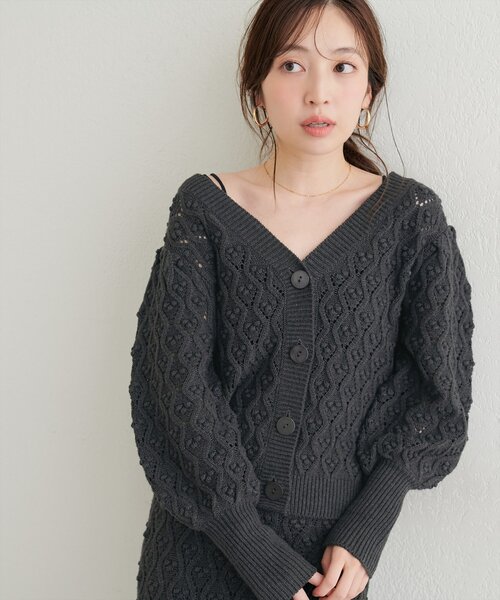 natural couture(ナチュラルクチュール)の「【6/12~6/14限定受注販売】前後2WAYケーブル編みニット(ニット/セーター・レディース・チャコールグレー/ブラック/アイボリー/ボルドー・FREE)」の3枚目の写真