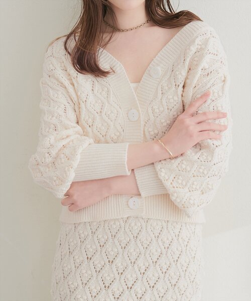 natural couture(ナチュラルクチュール)の「【6/12~6/14限定受注販売】前後2WAYケーブル編みニット(ニット/セーター・レディース・チャコールグレー/ブラック/アイボリー/ボルドー・FREE)」の1枚目の写真