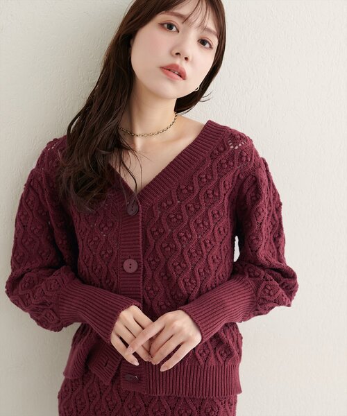 natural couture(ナチュラルクチュール)の「【6/12~6/14限定受注販売】前後2WAYケーブル編みニット(ニット/セーター・レディース・チャコールグレー/ブラック/アイボリー/ボルドー・FREE)」の4枚目の写真
