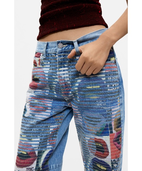 Desigual(デシグアル)の「リッププリントバルーンデニムパンツ【2026秋冬新作】(デニムパンツ・レディース・ブルー・36/38/40/42/44)」の2枚目の写真