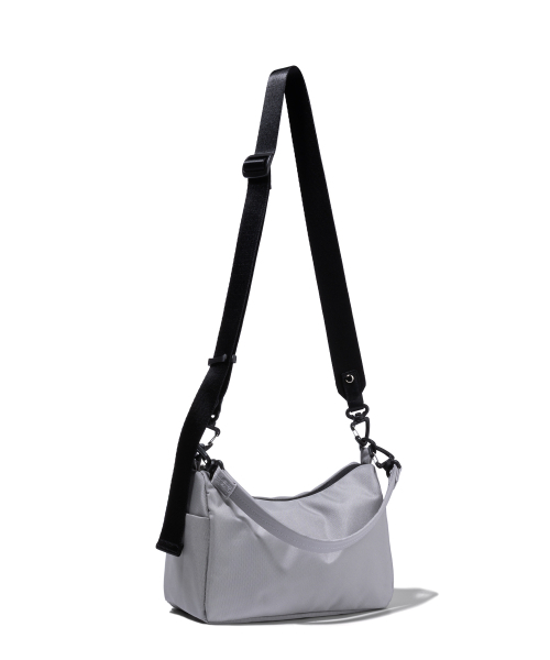 BUTDEEP(バッドディープ)の「042 OMNI FAVE BAG SMALL-SILVER GRAY(メッセンジャーバッグ・レディース・その他・FREE)」の1枚目の写真