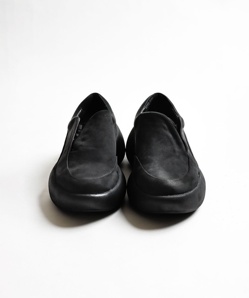VEIN （ヴェイン）の「COW LEATHER NUBUCK OVAL SOLE TRAINER（スニーカー・メンズ・ブラック・41/42/43）」の3枚目の写真
