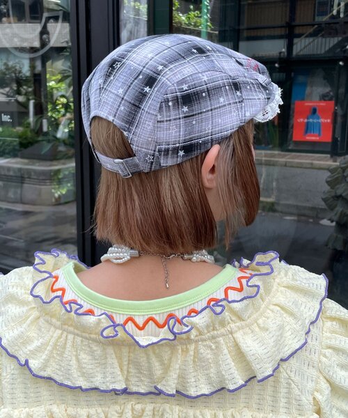 HELLO.SANFRANCISCO（ハローサンフランシスコ）の「【HELLO.SANFRANCISCO/ハローサンフランシスコ】スターチェックレース付きハンチング（キャップ・レディース・ブルー/ピンク/ブラック・ONE SIZE）」の6枚目の写真