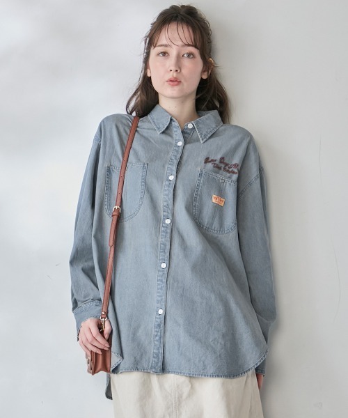 KRIFF MAYER Lady's Collection(クリフメイヤーレディースコレクション)の「カバーオール風デニムシャツチュニック(シャツ/ブラウス・レディース・ストライプ/ブラック/ダークブルー/ライトブルー・MEDIUM/LARGE)」の2枚目の写真