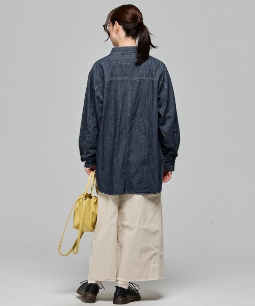 KRIFF MAYER Lady's Collection(クリフメイヤーレディースコレクション)の「カバーオール風デニムシャツチュニック(シャツ/ブラウス・レディース・ストライプ/ブラック/ダークブルー/ライトブルー・MEDIUM/LARGE)」の13枚目の写真