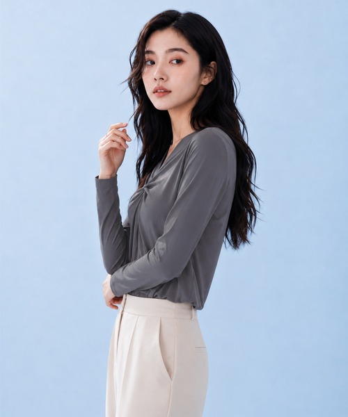 by LEGNA(バイレグナ)の「COOLIFYツイストデザインプルオーバー(Tシャツ/カットソー・レディース・ブラック/ダークグレー/ホワイト・SMALL/MEDIUM/X-LARGE/LARGE)」の10枚目の写真