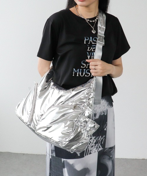Three Four Time(スリーフォータイム)の「【casselini】ラウンドBIGショルダー(ショルダーバッグ・レディース・ブラック/ブルー系その他/シルバー・FREE)」の3枚目の写真