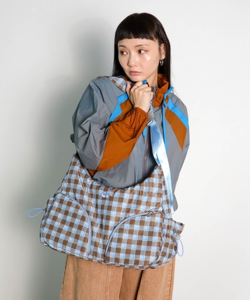 Three Four Time(スリーフォータイム)の「【casselini】ラウンドBIGショルダー(ショルダーバッグ・レディース・ブラック/ブルー系その他/シルバー・FREE)」の8枚目の写真