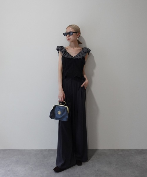 Ameri(アメリ)の「OFF SHOULDER COMPACT PUFF TOP(Tシャツ/カットソー・レディース・ブラウン/ブラック/イエロー・SMALL/MEDIUM)」の19枚目の写真