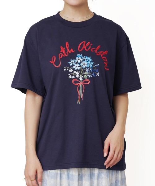 Cath Kidston(キャスキッドソン)の「オーバーサイズTシャツ Flower Bunch(Tシャツ/カットソー・レディース・ホワイト/ライトピンク/ライトイエロー/サックスブルー/ネイビー・FREE)」の11枚目の写真