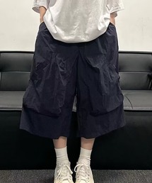 ルーズフィットのワークスタイル 7分丈ワイドパンツ