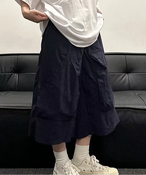 AsheKsha（アシクシャ）の「ルーズフィットのワークスタイル 7分丈ワイドパンツ（その他パンツ・レディース・ベージュ/ネイビー・F）」の4枚目の写真