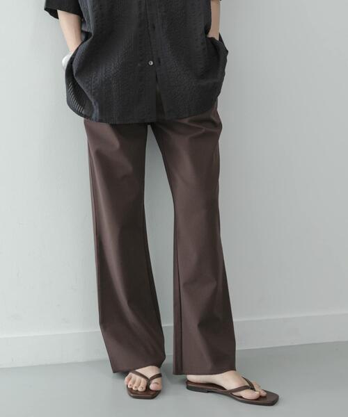 URBAN RESEARCH Sonny Label(アーバンリサーチサニーレーベル)の「接触冷感ポンチイージーフレアパンツ(その他パンツ・レディース・ブラウン/ブラック・36/38)」の1枚目の写真