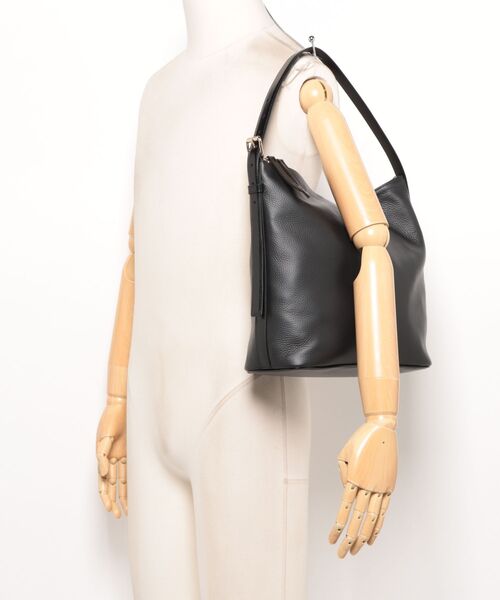 A.P.C.（アーペーセー）の「SAC VERA（トートバッグ・レディース・ブラック/ブラウン・MEDIUM）」の7枚目の写真