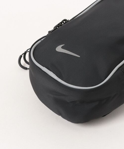 NIKE(ナイキ)の「NIKE ナイキ U COMMUTE CRSBDY REF バッグ IQ1279 010BLACK/RFLSLV(ボディバッグ/ウエストポーチ・メンズ・ブラック・FREE)」の2枚目の写真