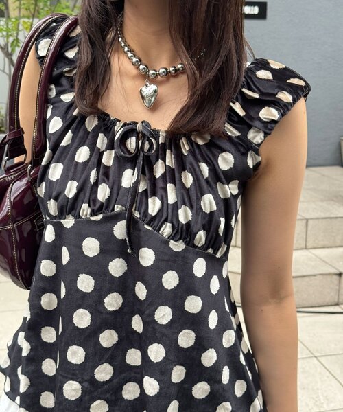 CIAOPANIC(チャオパニック)の「(ドット柄/花柄)ショルダーギャザーベロアビスチェ(Tシャツ/カットソー・レディース・ベージュ/レッド系その他/オレンジ/ブラック系その他/レッド/ブラック・ONE SIZE)」の13枚目の写真