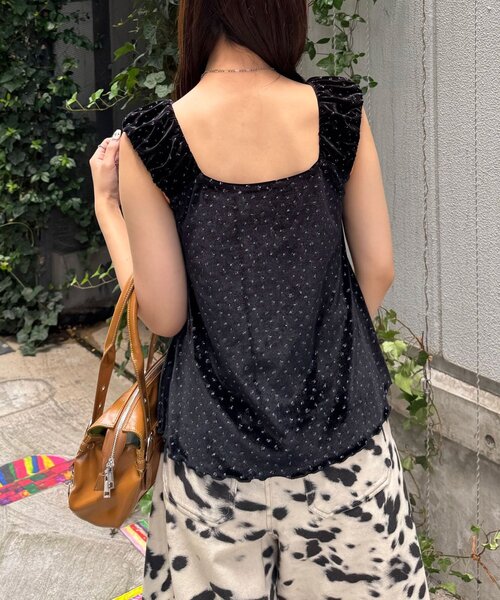 CIAOPANIC(チャオパニック)の「(ドット柄/花柄)ショルダーギャザーベロアビスチェ(Tシャツ/カットソー・レディース・ベージュ/レッド系その他/オレンジ/ブラック系その他/レッド/ブラック・ONE SIZE)」の10枚目の写真
