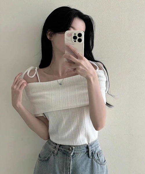 FREE STYLISTS(フリー スタイリスト)の「オフショルダー リボンタイ ニット トップス(Tシャツ/カットソー・レディース・ホワイト・M/S)」の3枚目の写真