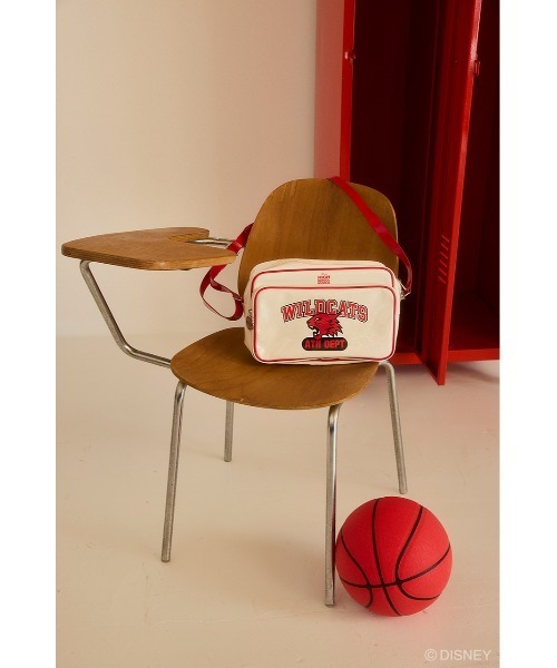Disney SERIES CREATED by MUS(ディズニーシリーズクリエイテッドバイエムユーエス)の「MD SPORTS バッグ / HSM(ショルダーバッグ・レディース・レッド/ブラック/ホワイト・FREE)」の4枚目の写真