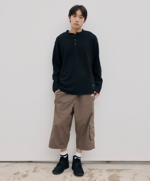 DAWNCE（ダウンス）の「【AKI・三嶋ひな 着用】ヘンリーネックワッフルロンＴ（Tシャツ/カットソー・メンズ・ホワイト/ブラック・L/M）」の10枚目の写真