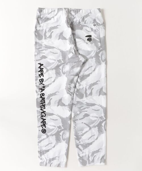 AAPE BY A BATHING APE（エーエイプバイアベイシングエイプ）の「AAPE SWEAT PANTS(Camouflage)（スウェットパンツ・メンズ・グリーン系その他2/ホワイト×ブラック・LARGE/MEDIUM/SMALL/X-LARGE）」の11枚目の写真