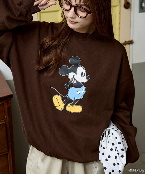 PUBLUX(パブリュクス)の「PUBLUX/パブリュクス Mickey Mouse/ミッキーマウス/ プリントスウェット 限定展開(スウェット・メンズ・チャコールグレー/イエロー/ブラウン/ライトグレー・SMALL/MEDIUM/LARGE)」の1枚目の写真