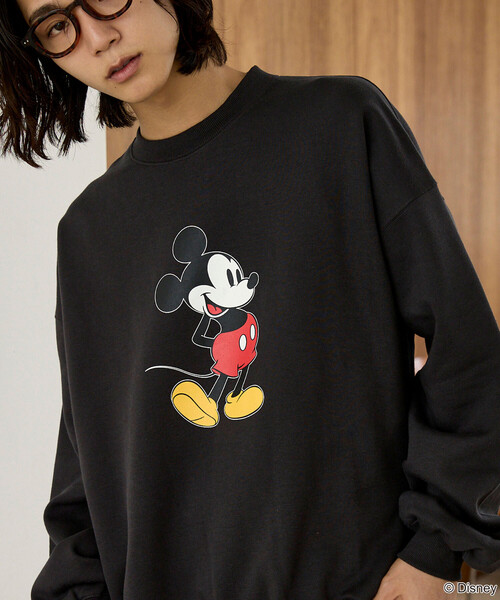 PUBLUX(パブリュクス)の「PUBLUX/パブリュクス Mickey Mouse/ミッキーマウス/ プリントスウェット 限定展開(スウェット・メンズ・チャコールグレー/イエロー/ブラウン/ライトグレー・SMALL/MEDIUM/LARGE)」の2枚目の写真