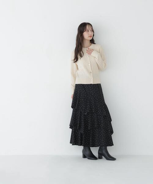 NATURAL BEAUTY BASIC（ナチュラルビューティーベーシック）の「アソートボタンケーブルカーディガン（カーディガン/ボレロ・レディース・チャコールグレー/ブルー/オフホワイト・FREE）」の4枚目の写真