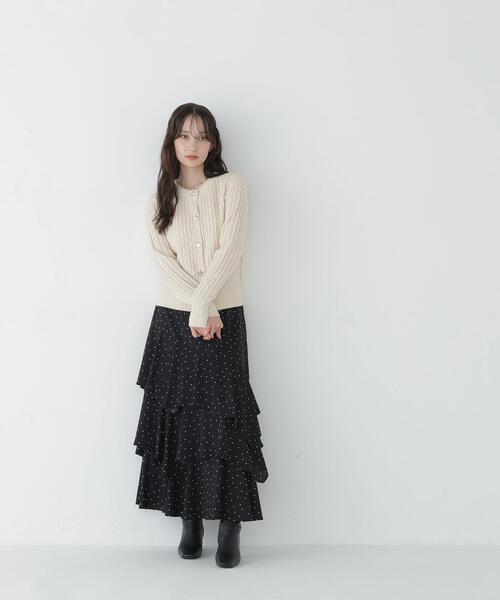NATURAL BEAUTY BASIC（ナチュラルビューティーベーシック）の「アソートボタンケーブルカーディガン（カーディガン/ボレロ・レディース・チャコールグレー/ブルー/オフホワイト・FREE）」の6枚目の写真