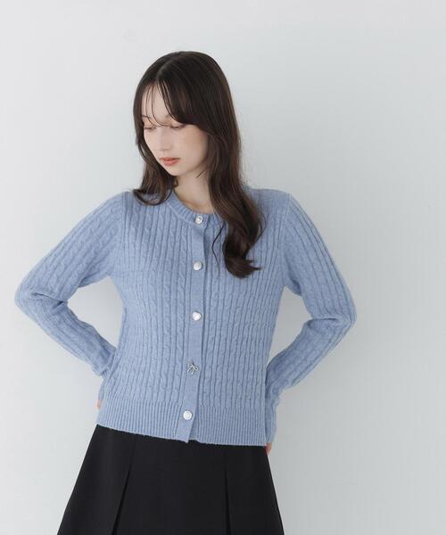 NATURAL BEAUTY BASIC（ナチュラルビューティーベーシック）の「アソートボタンケーブルカーディガン（カーディガン/ボレロ・レディース・チャコールグレー/ブルー/オフホワイト・FREE）」の21枚目の写真