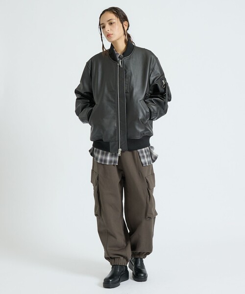 Alpha Industries(アルファインダストリーズ)の「【Alpha Industries/アルファ インダストリーズ】LEATHER MA-1 FLIGHT JACKET / リアルレザー / ユニセックス(JAPAN EXCLUSIVE)(ライダースジャケット・メンズ・ブラック・M/L/XL)」の16枚目の写真