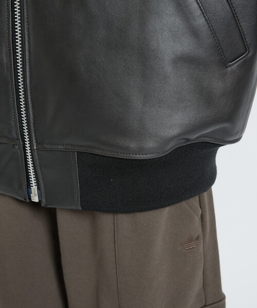 Alpha Industries(アルファインダストリーズ)の「【Alpha Industries/アルファ インダストリーズ】LEATHER MA-1 FLIGHT JACKET / リアルレザー / ユニセックス(JAPAN EXCLUSIVE)(ライダースジャケット・メンズ・ブラック・M/L/XL)」の3枚目の写真