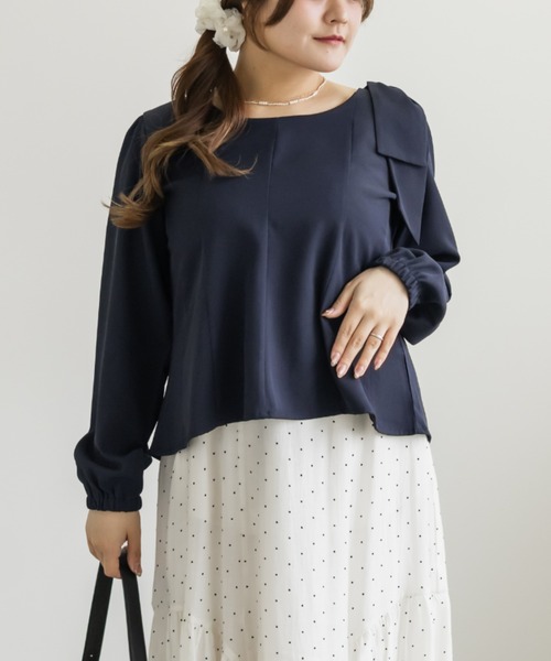 CLETTE(クレット)の「ショルダーリボンペプラムブラウス(シャツ/ブラウス・レディース・ネイビー/ブラック/ピンクベージュ・LL/4L/3L)」の3枚目の写真