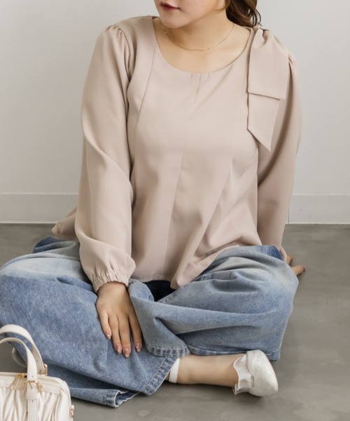 CLETTE(クレット)の「ショルダーリボンペプラムブラウス(シャツ/ブラウス・レディース・ネイビー/ブラック/ピンクベージュ・LL/4L/3L)」の12枚目の写真