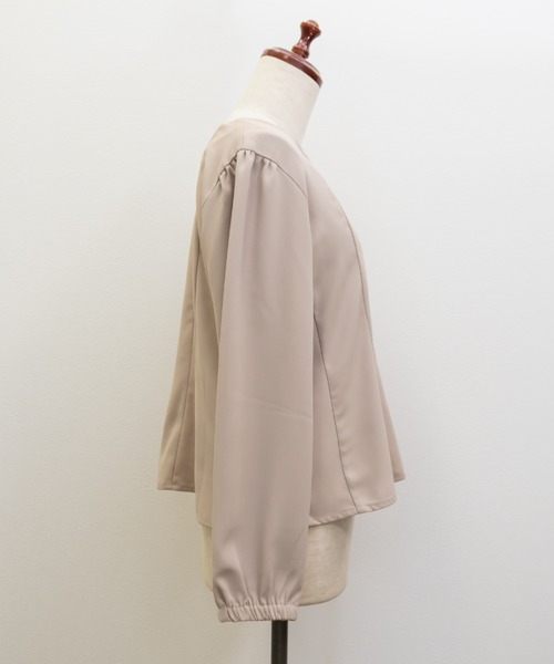 CLETTE(クレット)の「ショルダーリボンペプラムブラウス(シャツ/ブラウス・レディース・ネイビー/ブラック/ピンクベージュ・LL/4L/3L)」の14枚目の写真