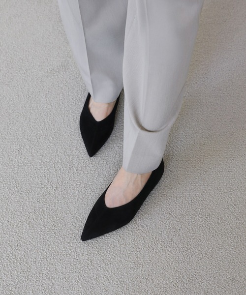 SAPPUN(サプン)の「Rilian(リリアン)ポインテッドスエードフラットパンプス(220-65107)SAPPUN(サプン)(パンプス・レディース・ブラック/ベージュ/グレー/ブラウン・22.5/23/23.5/24/24.5)」の17枚目の写真