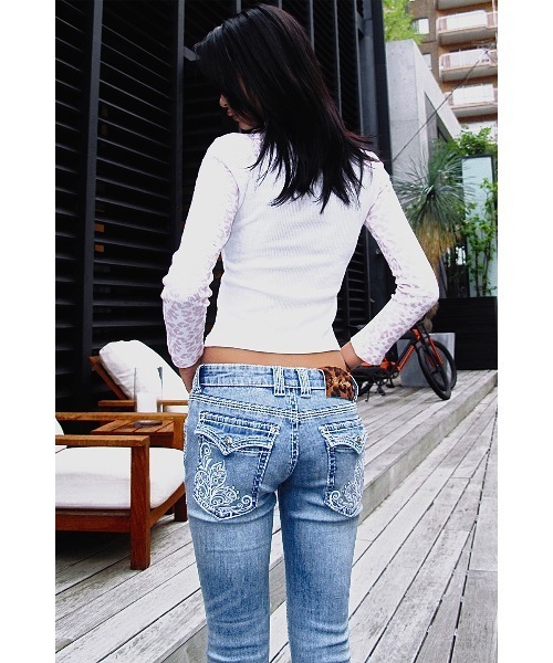 SupBaby by SUPPLIER（サプベイビーバイサプライヤー）の「デニム｜Embroidery Flared Jeans｜SupBaby by SUPPLIER（デニムパンツ・レディース・ライトブルー・SMALL/X-SMALL）」の11枚目の写真