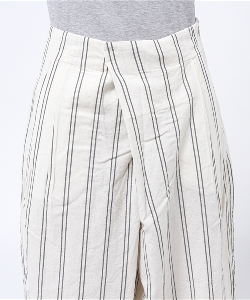 LBC（エルビーシー）の「コットンリネンタック使いガウチョパンツ（その他パンツ・レディース・オフホワイト/オリーブ/ネイビー・MEDIUM/LARGE）」の6枚目の写真