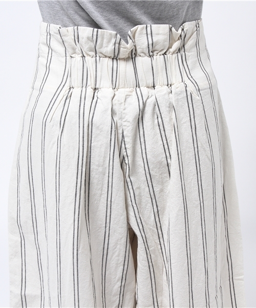 LBC（エルビーシー）の「コットンリネンタック使いガウチョパンツ（その他パンツ・レディース・オフホワイト/オリーブ/ネイビー・MEDIUM/LARGE）」の7枚目の写真