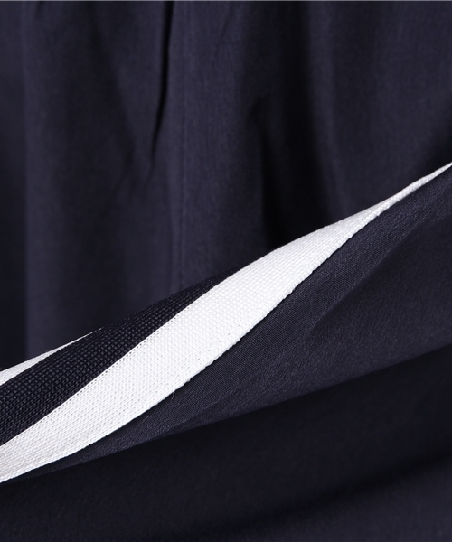 adidas（アディダス）の「オリジナルス スカート[3 STRIPES LONG