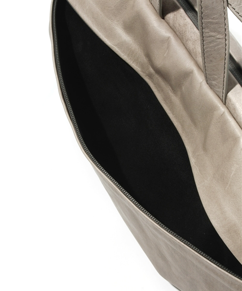CAMPER(カンペール)の「PARERA ナナメ掛けショルダーM(ショルダーバッグ・レディース・グレー・FREE)」の6枚目の写真