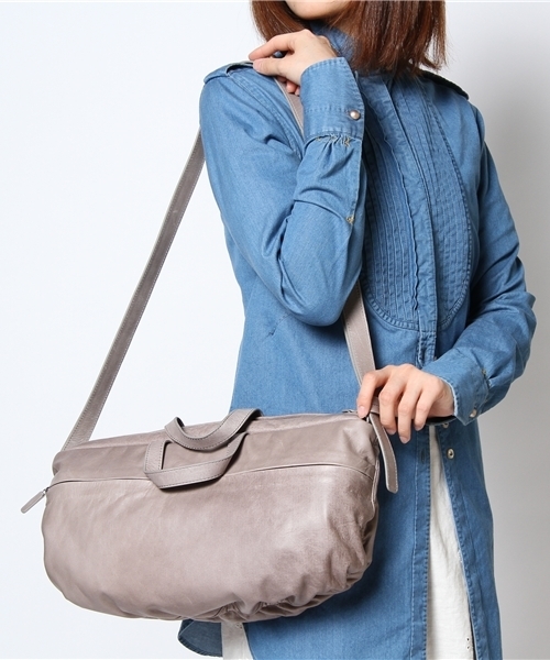 CAMPER(カンペール)の「PARERA ナナメ掛けショルダーM(ショルダーバッグ・レディース・グレー・FREE)」の8枚目の写真