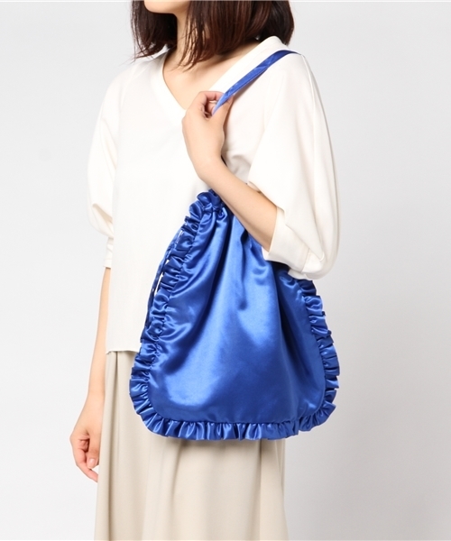 merlot plus(メルロープリュス)の「フリルエッジ巾着バッグ2413(トートバッグ・レディース・ベージュ/ピンク/グレー/ブラック/ブルー・FREE)」の10枚目の写真