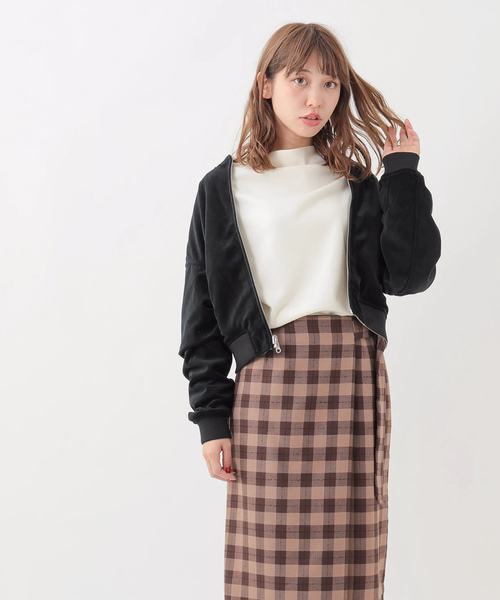 earth music&ecology(アースミュージックアンドエコロジー)の「・ボトルネックボリュームスリーブプルオーバー(Tシャツ/カットソー・レディース・ブラック/ネイビー/ダークグリーン/杢グレー/ブラウン/アイボリー・FREE)」の2枚目の写真