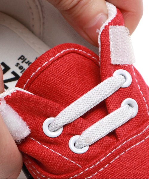 BREEZE（ブリーズ）の「ベビーキャンバススニーカー（スニーカー・キッズ・レッド/ブラック/オフホワイト/イエロー/サックスブルー・15 /13.5/14/13/14.5）」の11枚目の写真