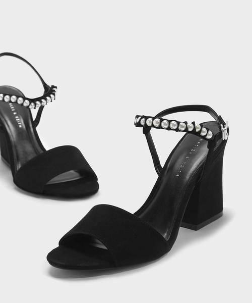 CHARLES & KEITH（チャールズ & キース）の「パールエンベリッシュサンダル / PEARL EMBELLISHED SANDALS（サンダル・レディース・ブラック/ピンク・23cm/23.5cm/24.5cm/25cm）」の6枚目の写真