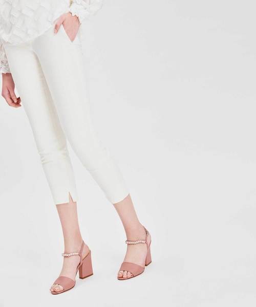 CHARLES & KEITH（チャールズ & キース）の「パールエンベリッシュサンダル / PEARL EMBELLISHED SANDALS（サンダル・レディース・ブラック/ピンク・23cm/23.5cm/24.5cm/25cm）」の9枚目の写真