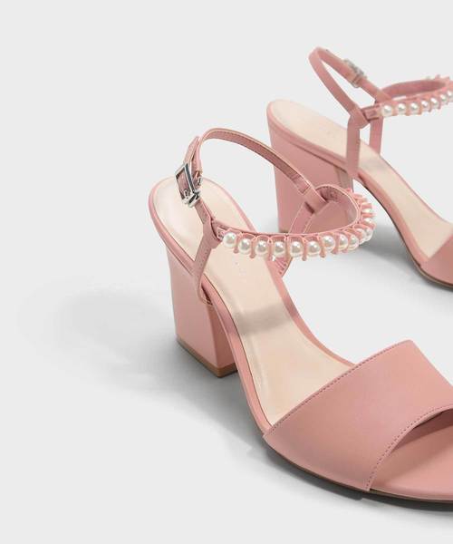 CHARLES & KEITH（チャールズ & キース）の「パールエンベリッシュサンダル / PEARL EMBELLISHED SANDALS（サンダル・レディース・ブラック/ピンク・23cm/23.5cm/24.5cm/25cm）」の12枚目の写真