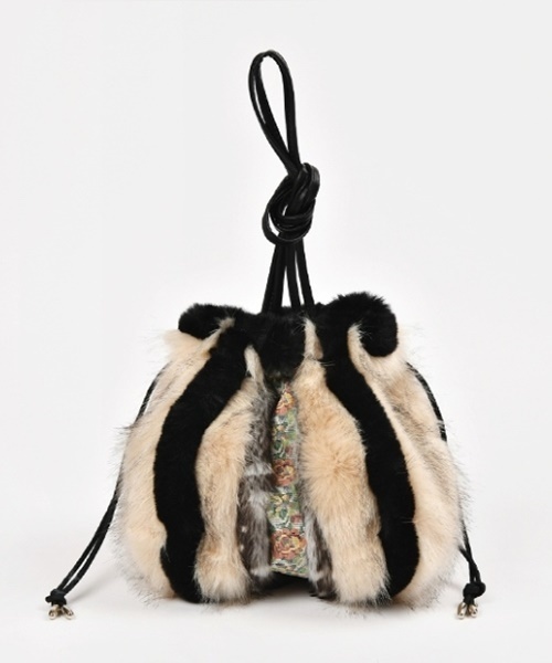 Casselini（キャセリーニ）の「エスキモー巾着Ⅱ（ショルダーバッグ・レディース・ベージュ/アイボリー・FREE）」の2枚目の写真